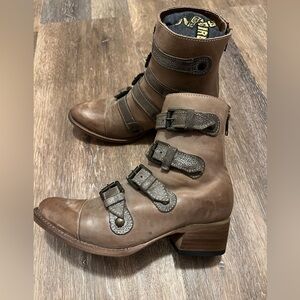 Freebird Sloan Boot.  Size 8.